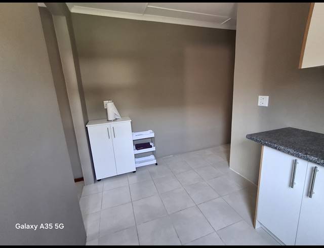 50M² BUSINESS TO LET IN SCOTTSVILLE